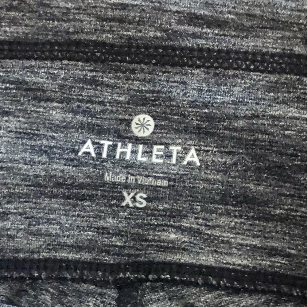 Athleta Excursion Heather Gray Ribbed Leggings - image 4